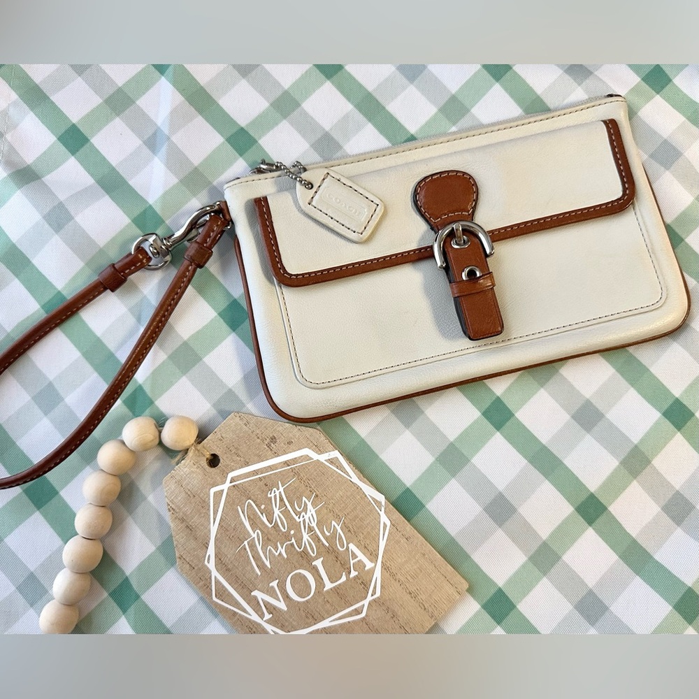 Coach Bone White/Tan Trim Leather Wristlet Clutch Vintage Small 1922